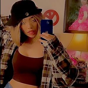 Meet your Posher, Adamari